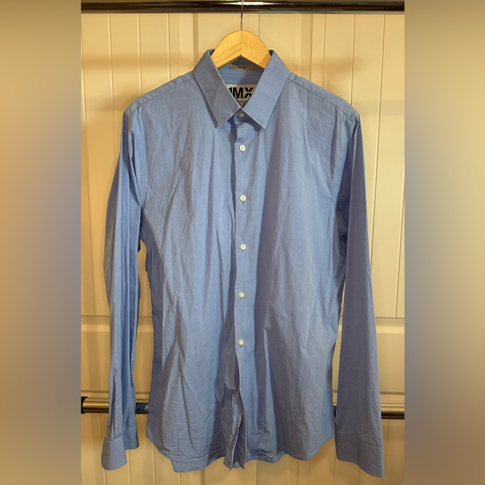 Express 1MX fitted dress shirt. Size large, 16 to 16.5. Excellent condition.